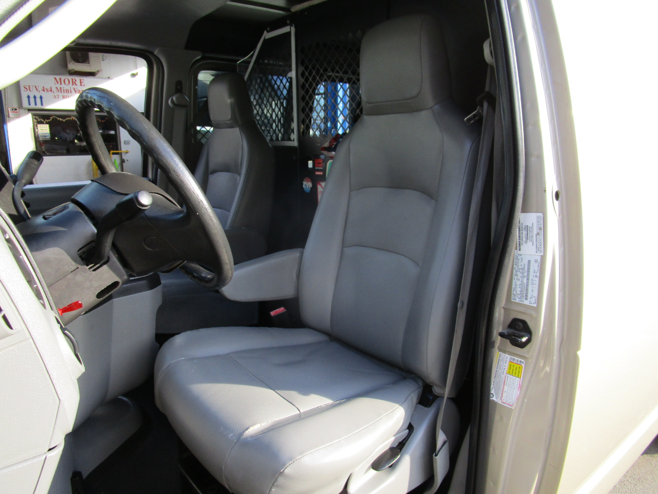 Ford Econoline Cargo Van E-150 Commercial 2014