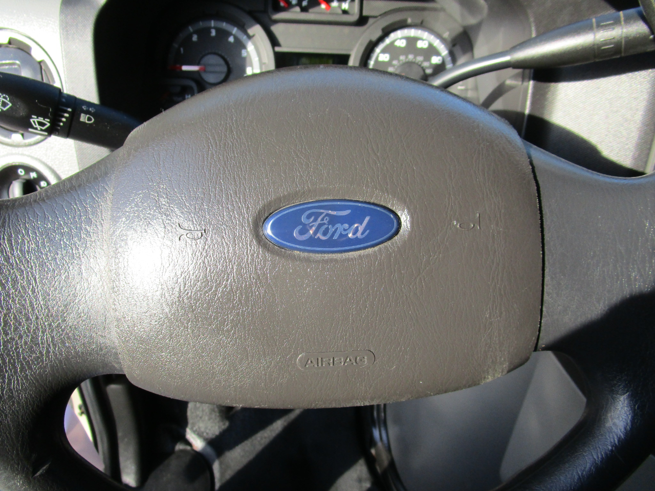 Ford Econoline Cargo Van E-150 Commercial 2014