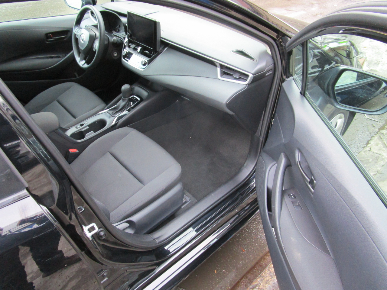 Toyota Corolla LE CVT (Natl) 2024