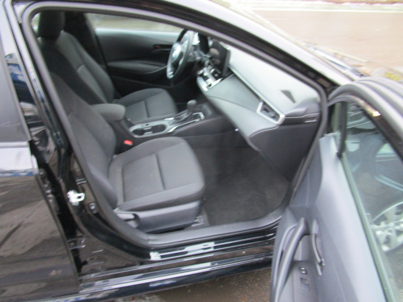 Toyota Corolla LE CVT (Natl) 2024