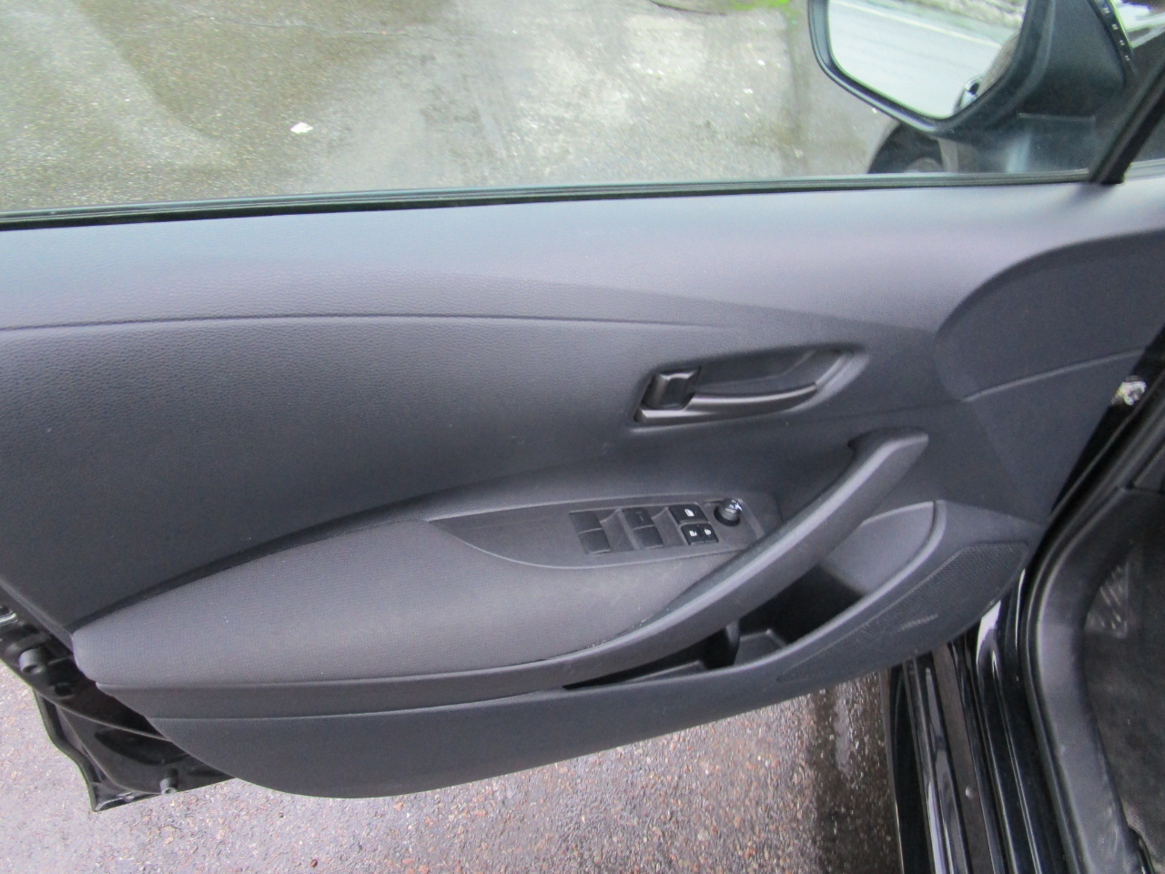 Toyota Corolla LE CVT (Natl) 2024