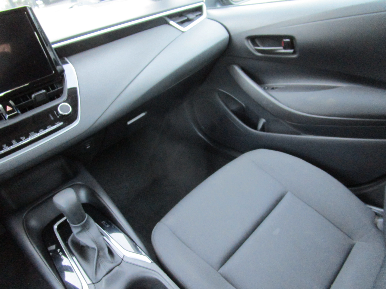 Toyota Corolla LE CVT (Natl) 2024