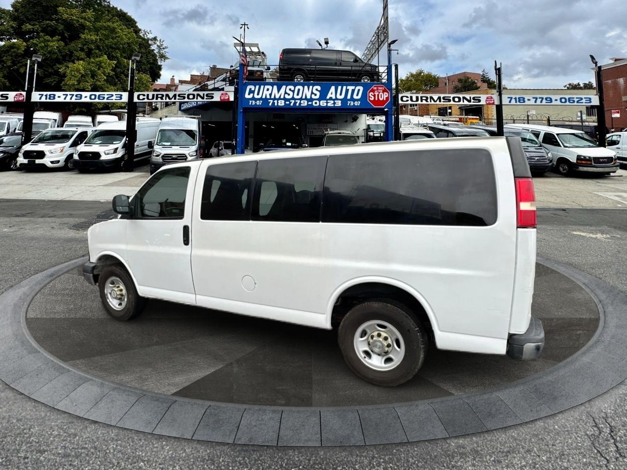 Chevrolet Express Passenger RWD 2500 135" LT 2015