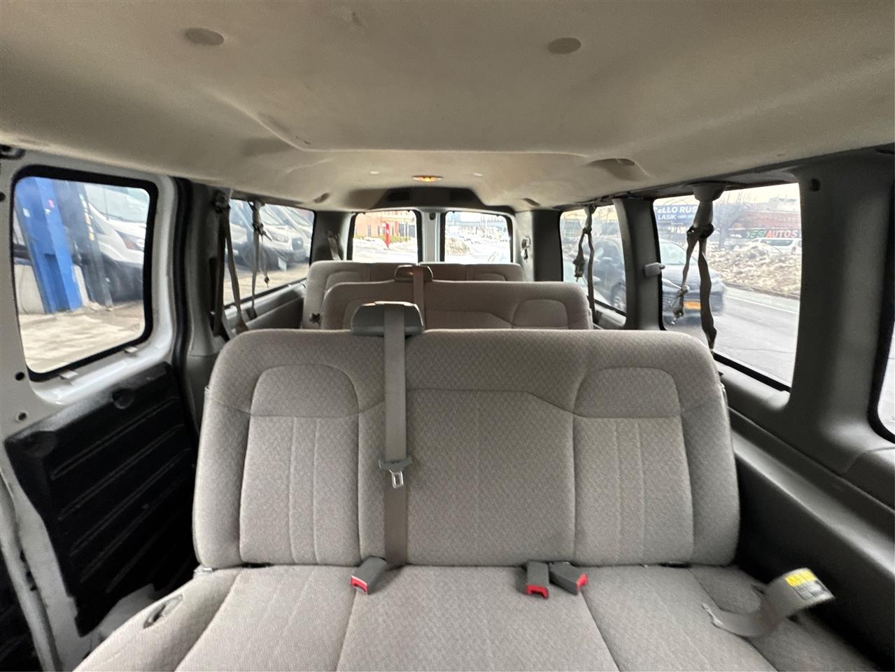 Chevrolet Express Passenger RWD 2500 135" LT 2015
