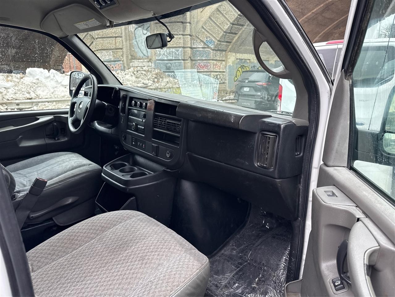 Chevrolet Express Passenger RWD 2500 135" LT 2015