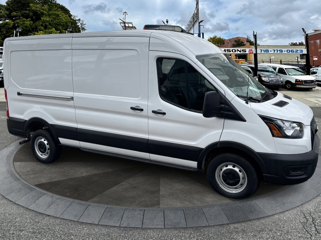 2025 Ford Transit Cargo Van T-250 148" Med Rf 9070 GVWR RWD
