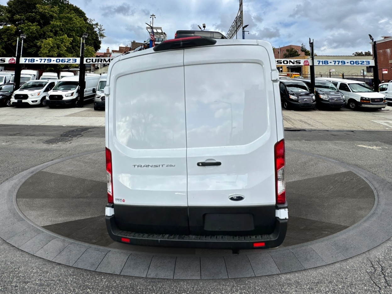 Ford Transit Cargo Van T-250 148" Med Rf 9070 GVWR RWD 2025