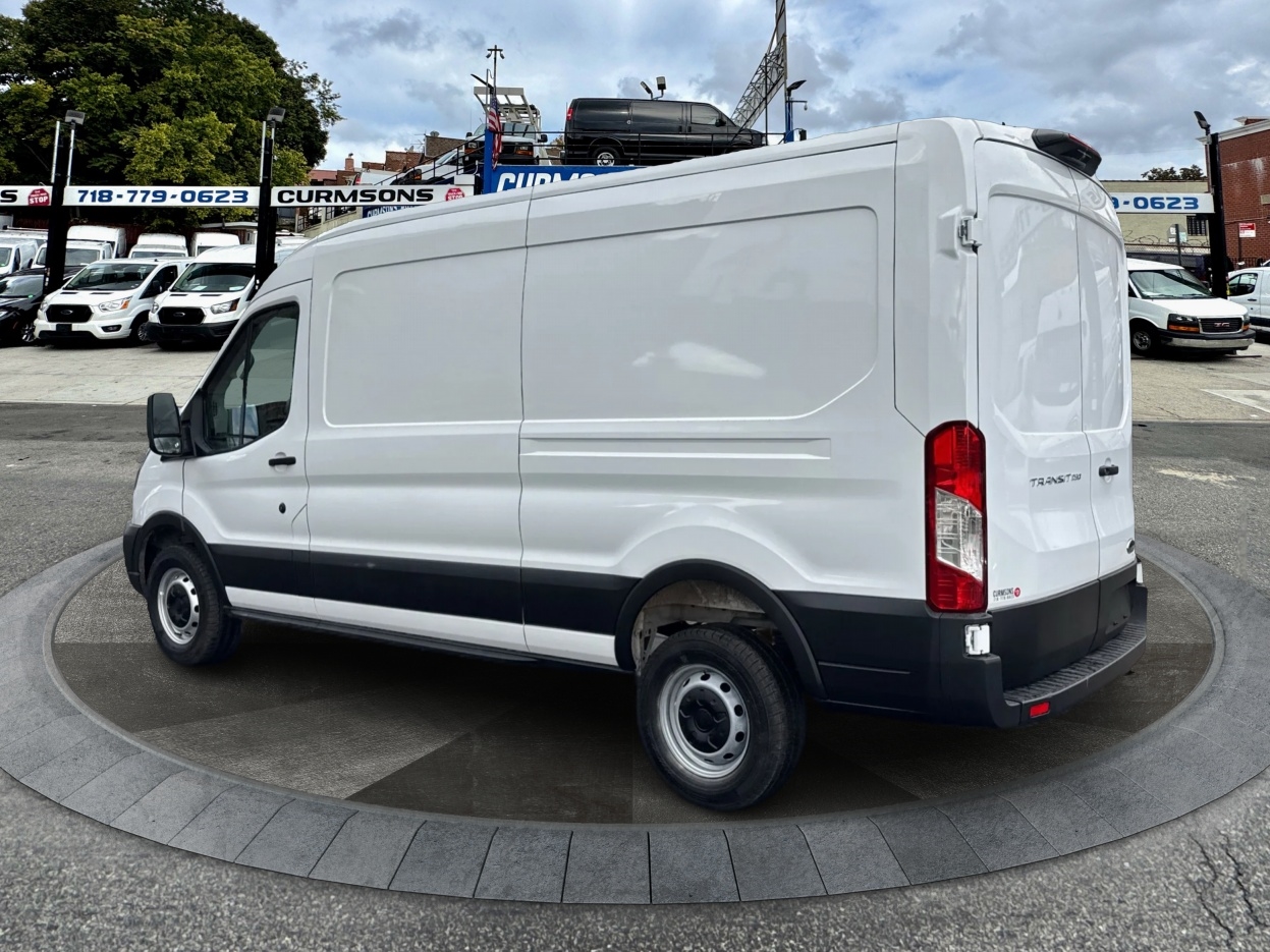 Ford Transit Cargo Van T-250 148" Med Rf 9070 GVWR RWD 2025