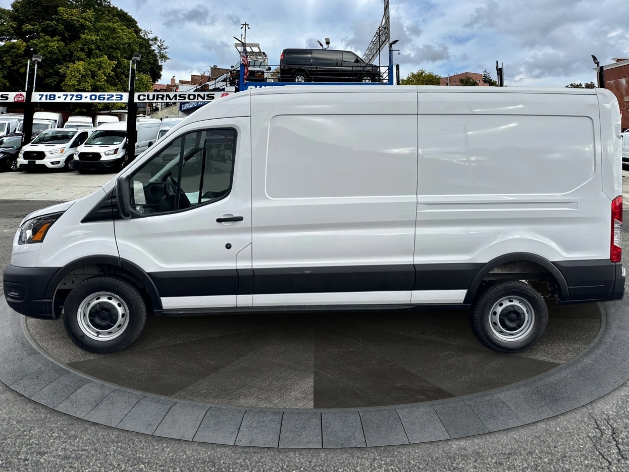 Ford Transit Cargo Van T-250 148" Med Rf 9070 GVWR RWD 2025
