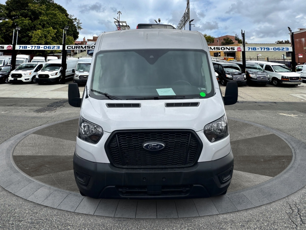 Ford Transit Cargo Van T-250 148" Med Rf 9070 GVWR RWD 2025