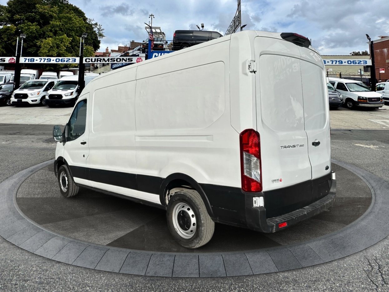 Ford Transit Cargo Van T-250 130" Med Rf 9070 GVWR RWD 2023