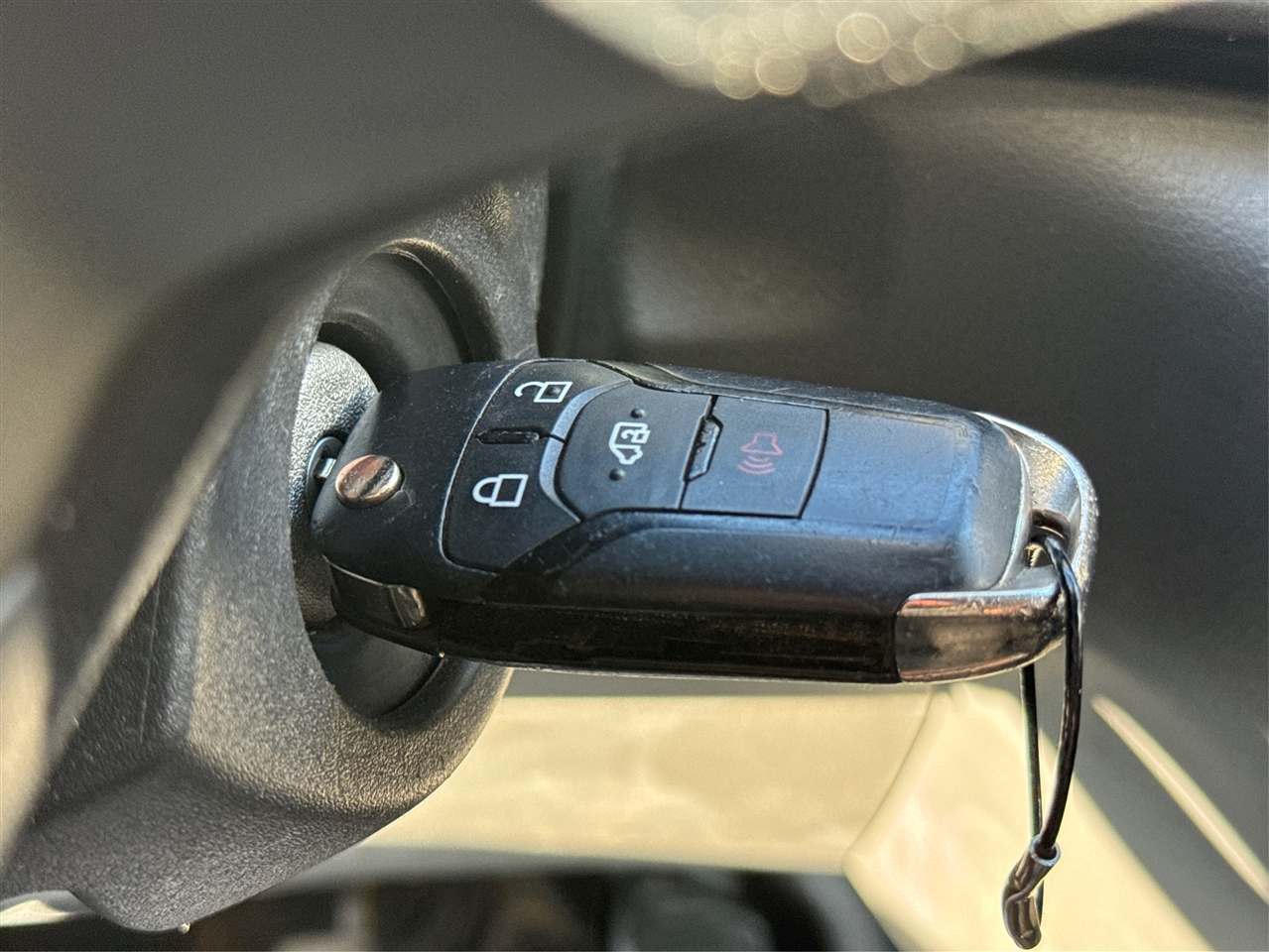 Ford Transit Cargo Van T-250 130" Med Rf 9070 GVWR RWD 2023