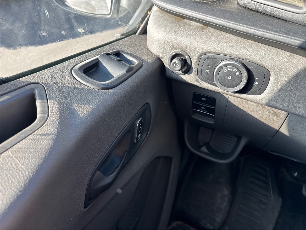 Ford Transit Cargo Van T-250 130" Med Rf 9070 GVWR RWD 2023