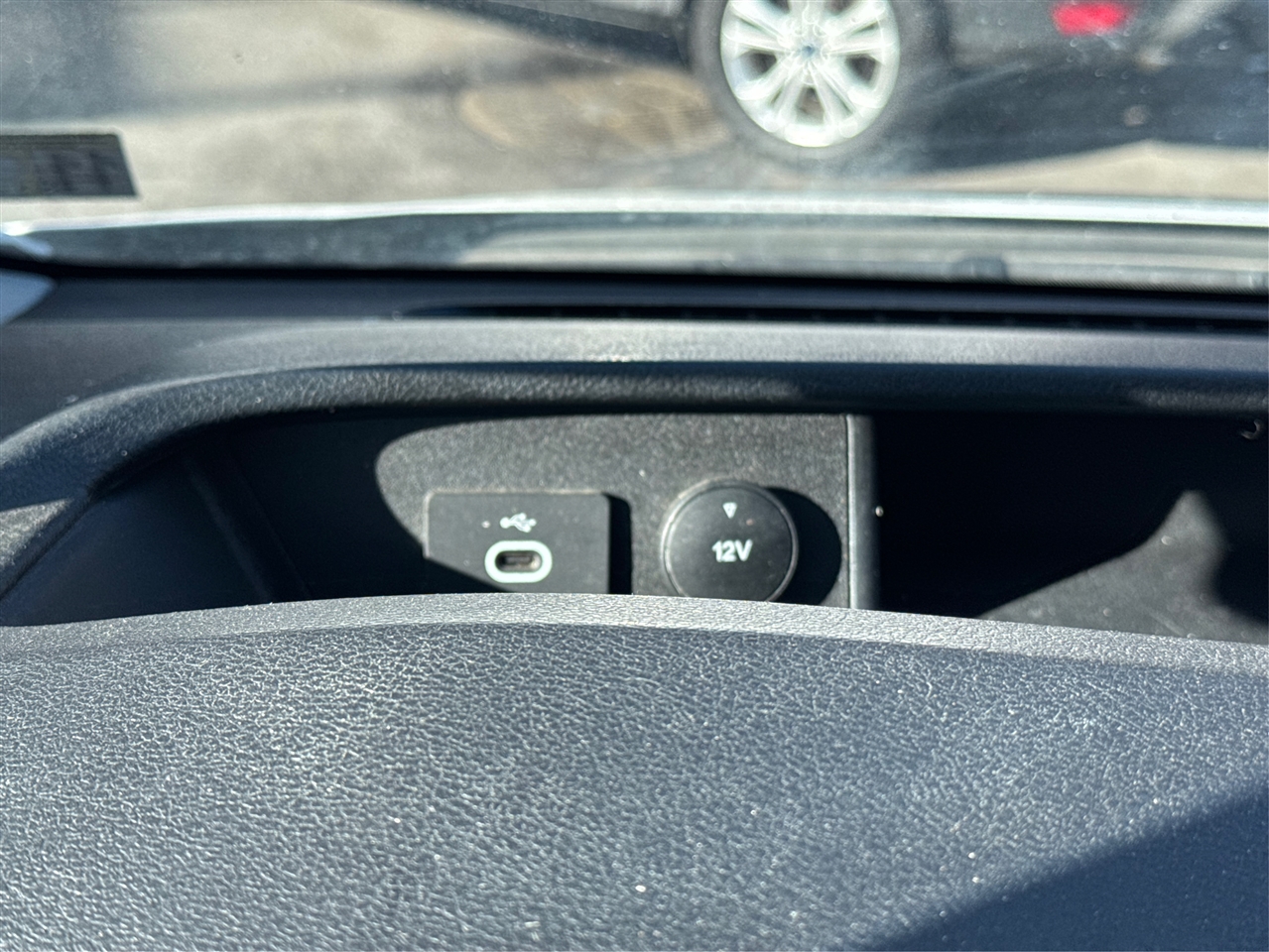 Ford Transit Cargo Van T-250 130" Med Rf 9070 GVWR RWD 2023