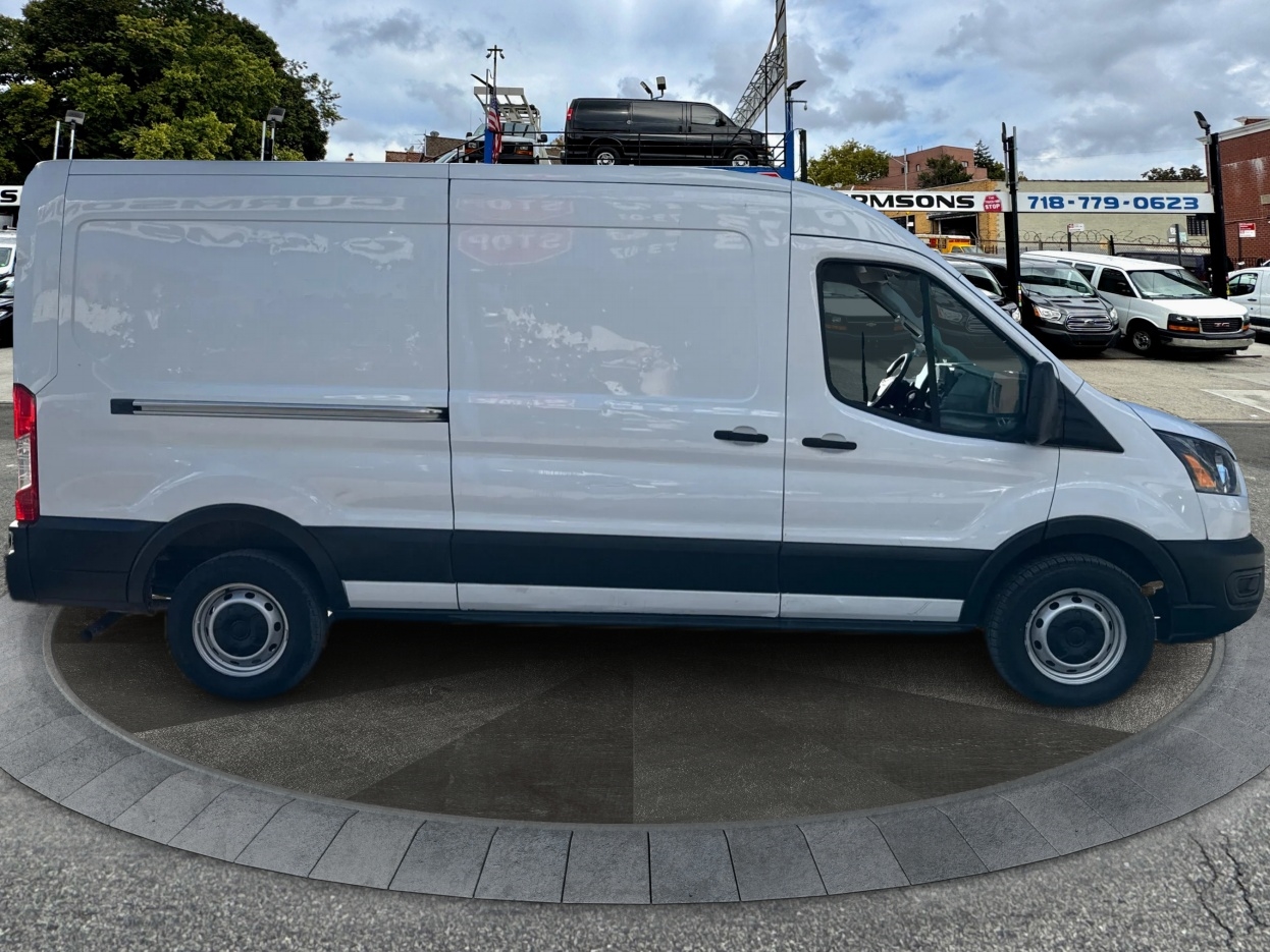 Ford Transit Cargo Van T-250 148" Med Rf 9070 GVWR RWD 2023