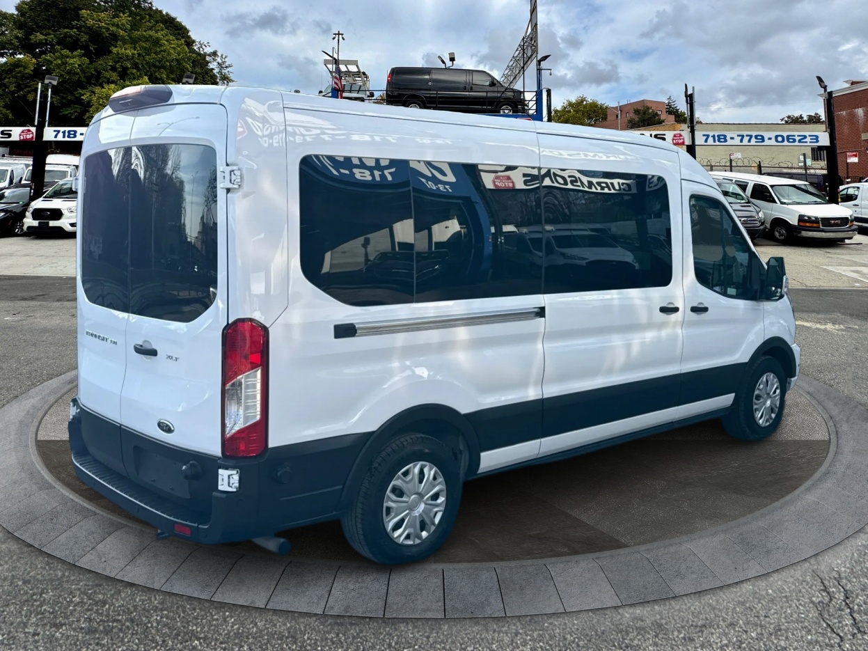Ford Transit Passenger Wagon T-350 148" Med Roof XLT RWD 2024