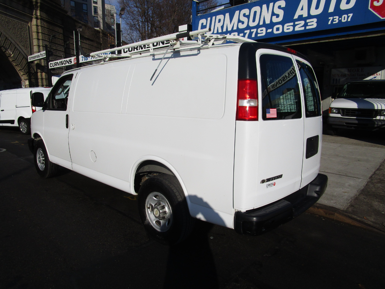 Chevrolet Express Cargo Van RWD 2500 135" 2018