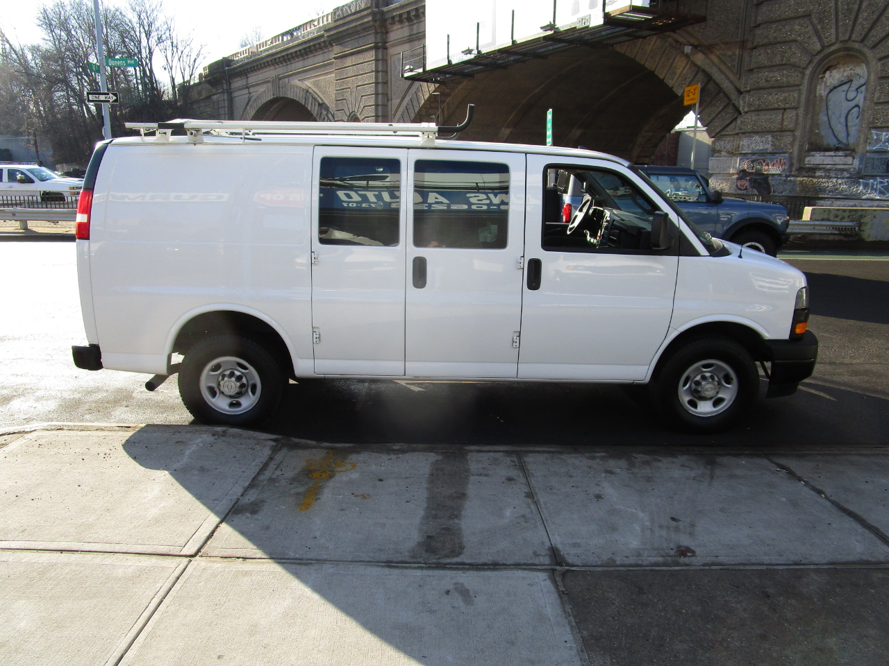 Chevrolet Express Cargo Van RWD 2500 135" 2018