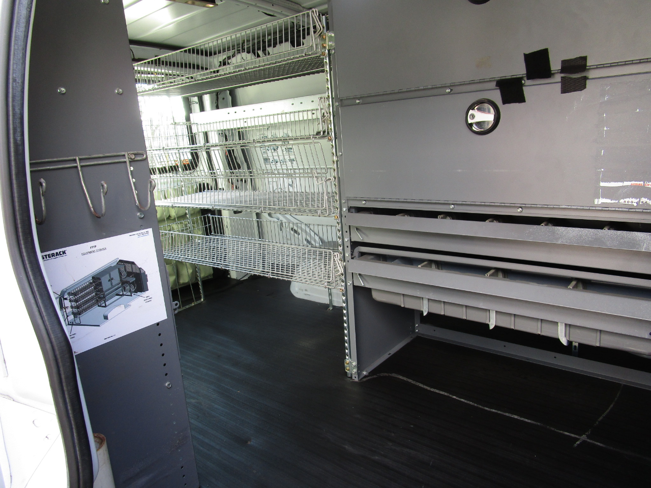 Chevrolet Express Cargo Van RWD 2500 135" 2018