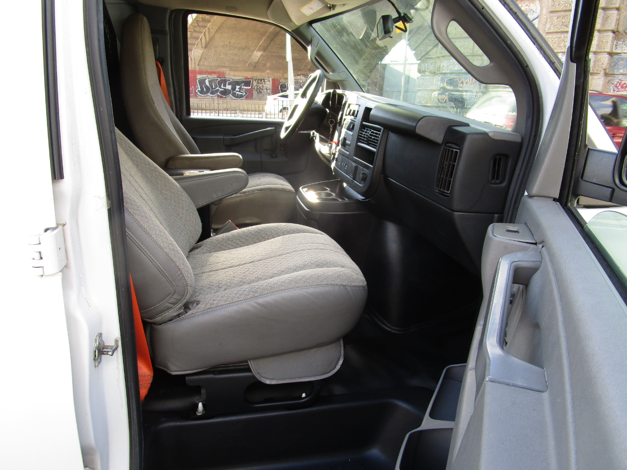 Chevrolet Express Cargo Van RWD 2500 135" 2018