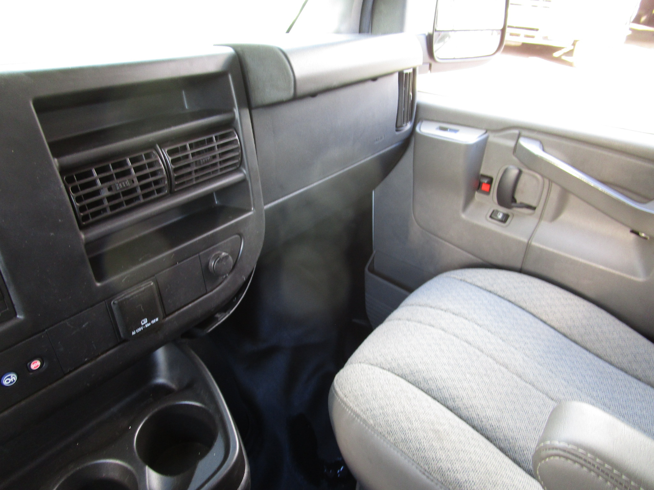 Chevrolet Express Cargo Van RWD 2500 135" 2018