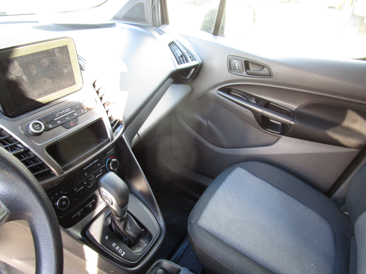 Ford Transit Connect Van XL LWB w/Rear Symmetrical Doors 2023