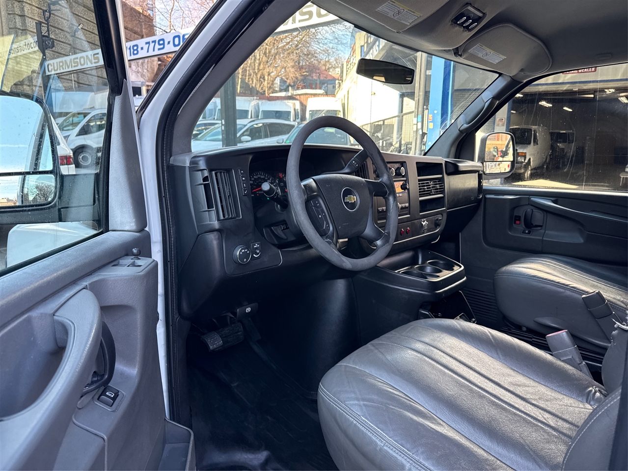 Chevrolet Express Passenger RWD 3500 155" 1LS 2011