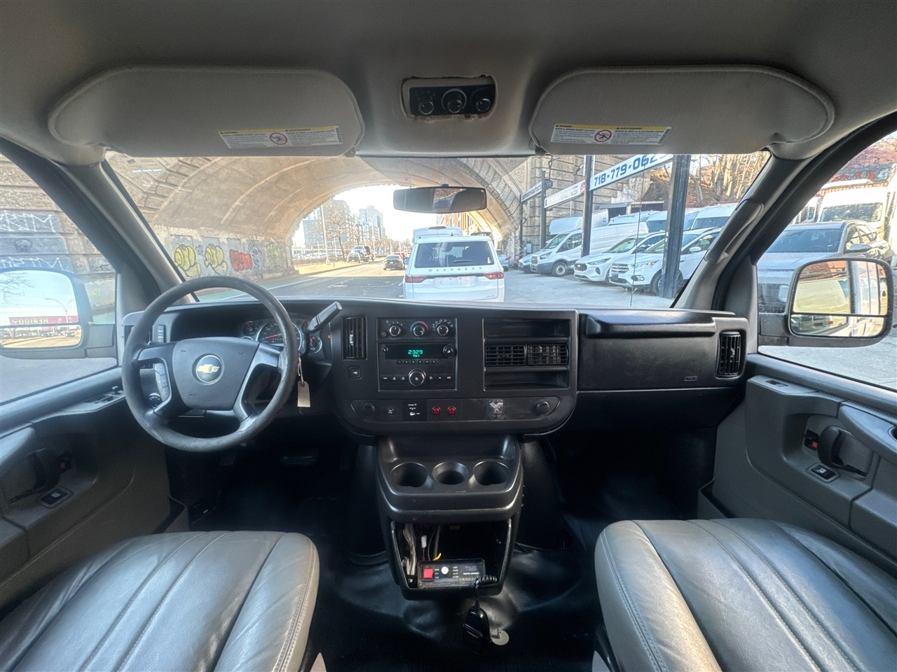 Chevrolet Express Passenger RWD 3500 155" 1LS 2011