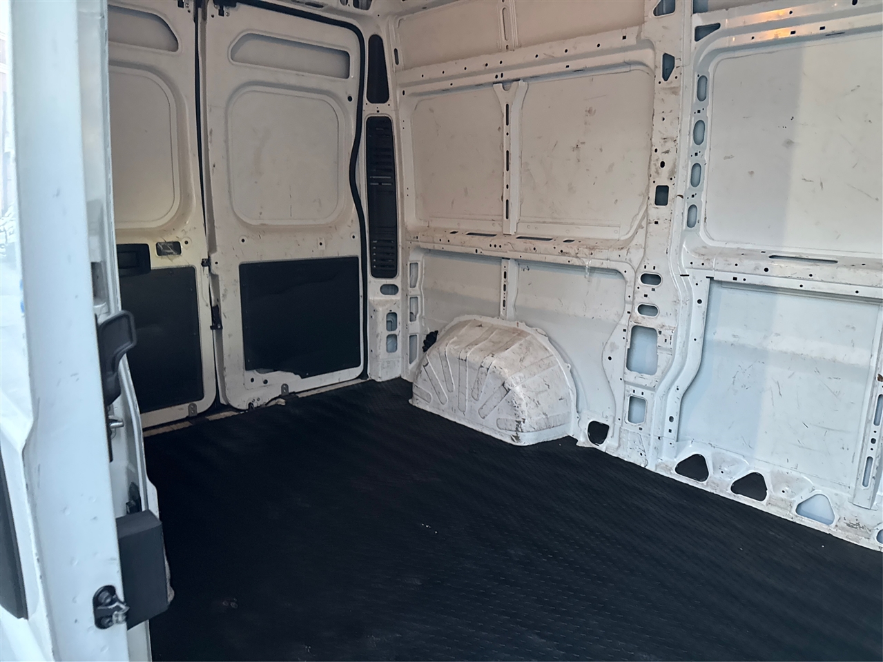 RAM ProMaster Cargo Van 1500 High Roof 136" WB 2014