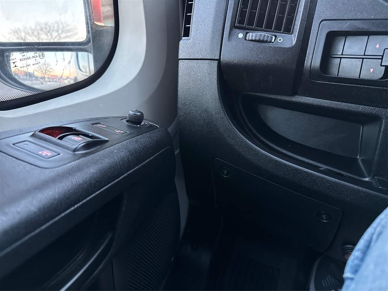 RAM ProMaster Cargo Van 1500 High Roof 136" WB 2014