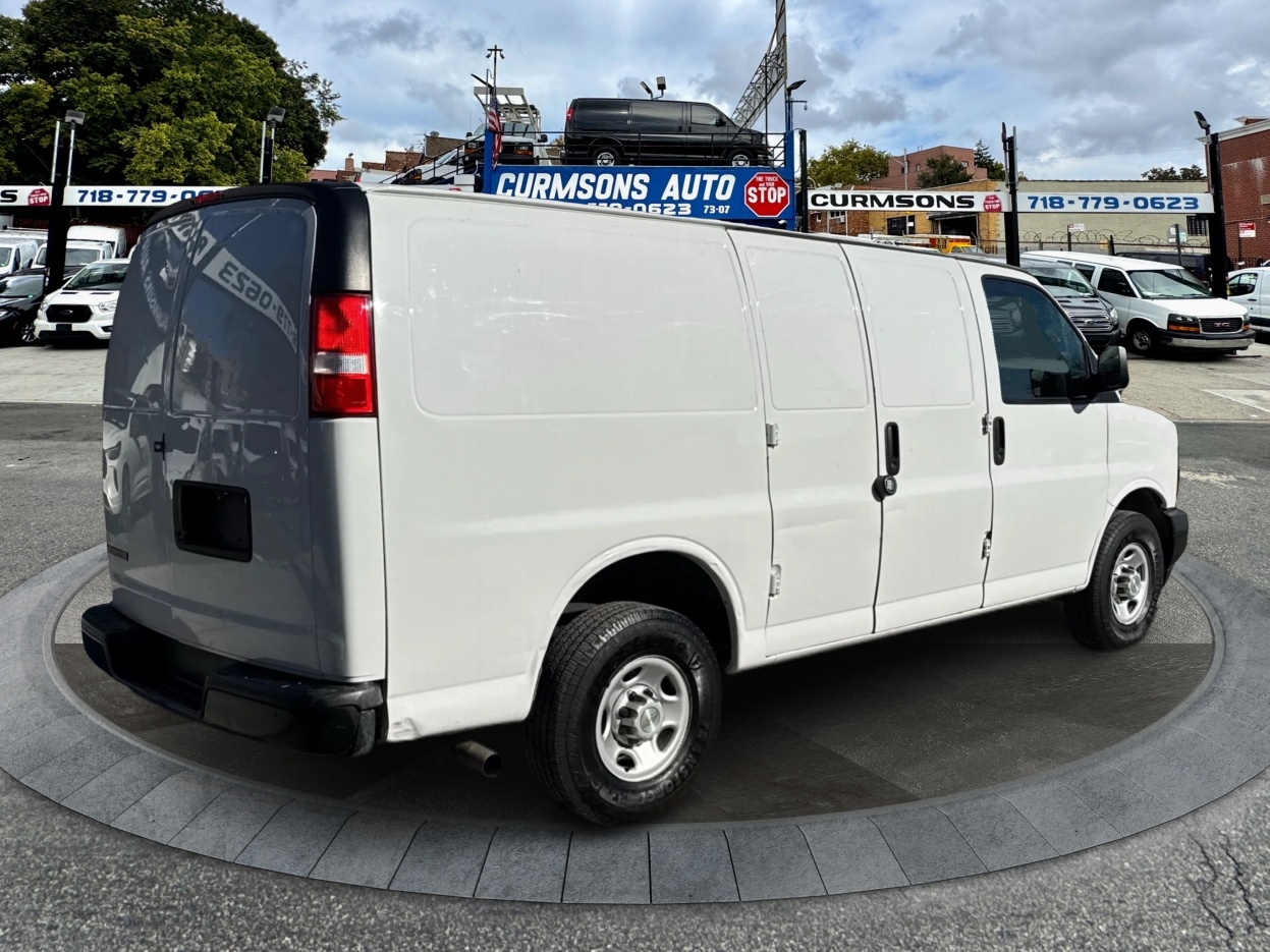 Chevrolet Express Cargo Van RWD 2500 135" 2021