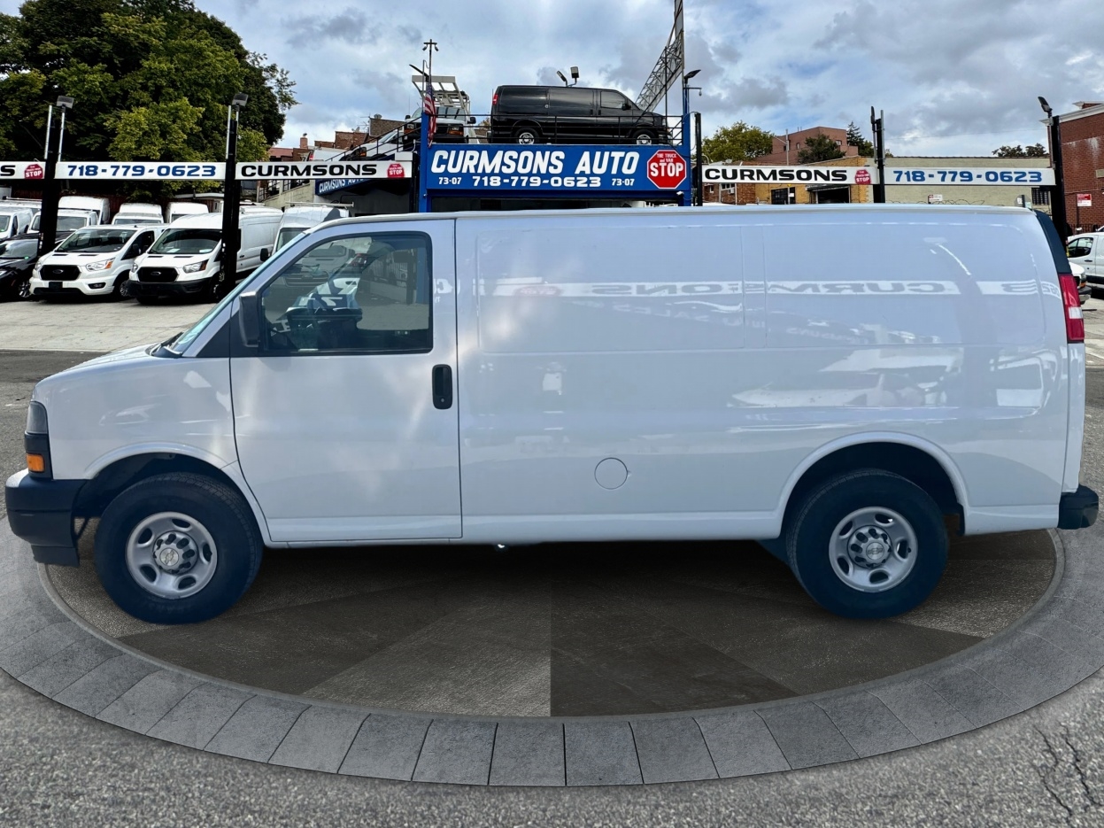 Chevrolet Express Cargo Van RWD 2500 135" 2021