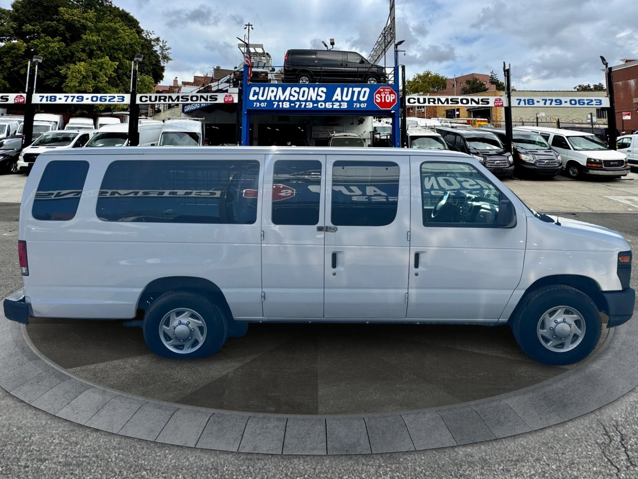 Ford Econoline Wagon E-350 Super Duty Ext XLT 2014