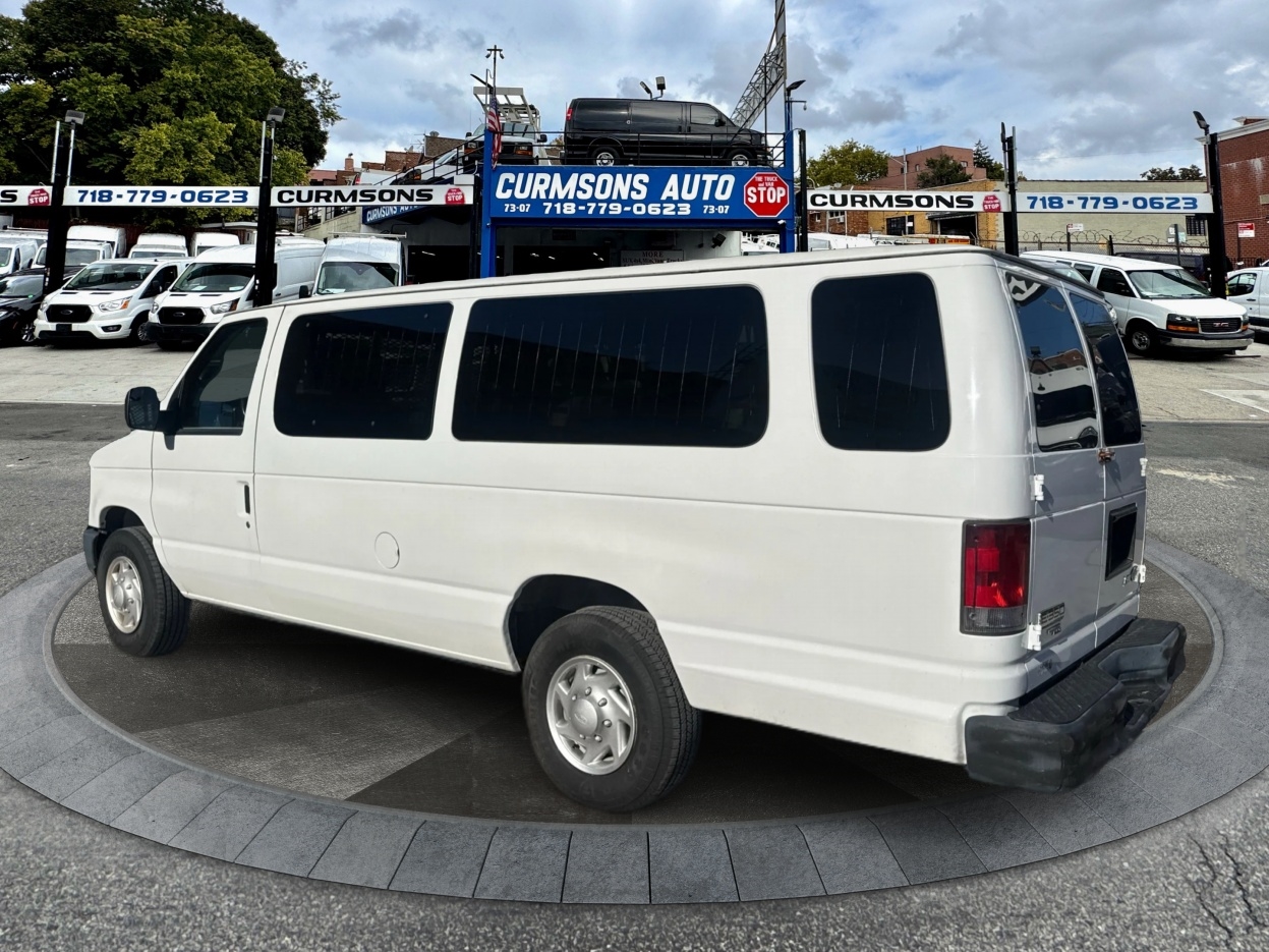 Ford Econoline Wagon E-350 Super Duty Ext XLT 2014