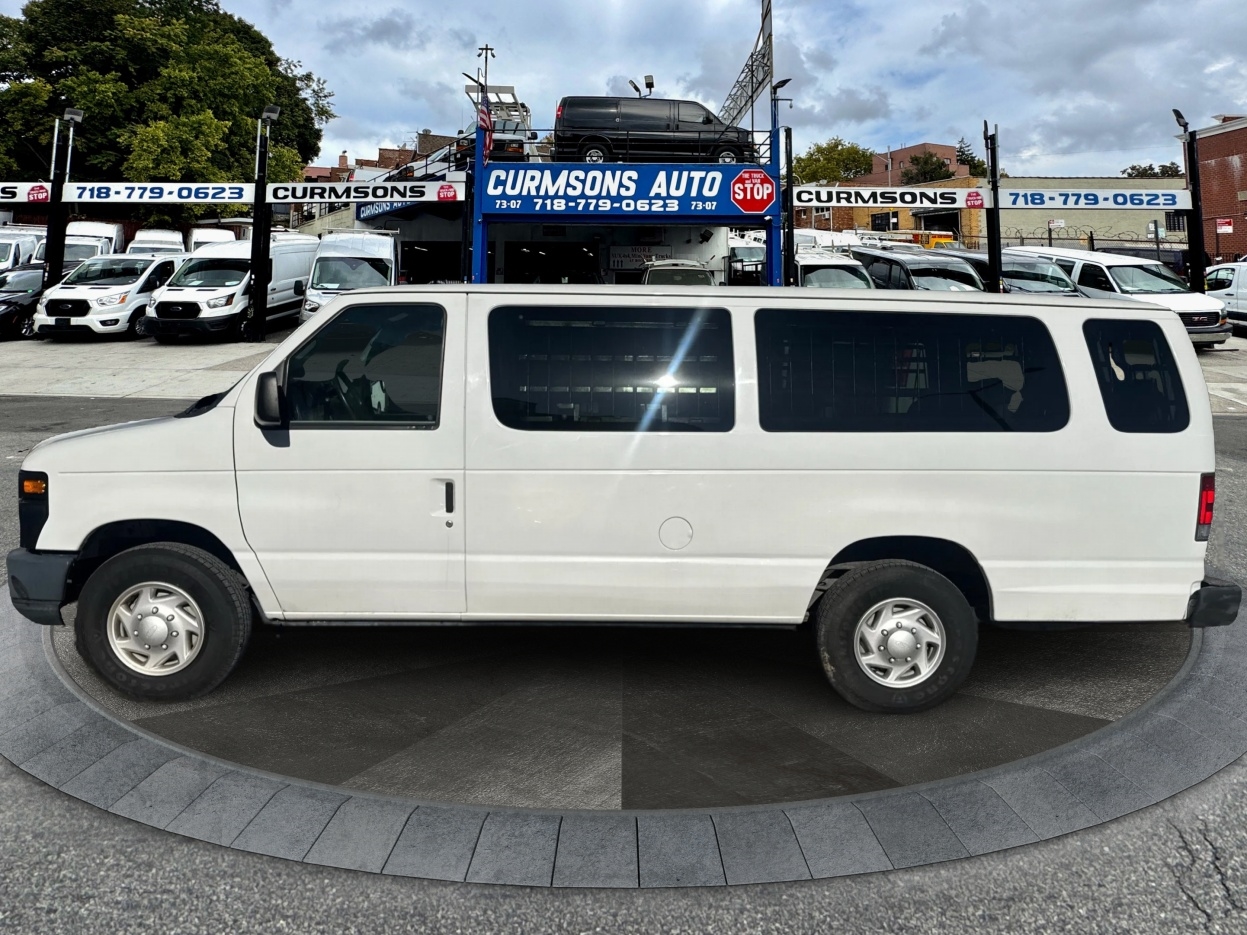Ford Econoline Wagon E-350 Super Duty Ext XLT 2014