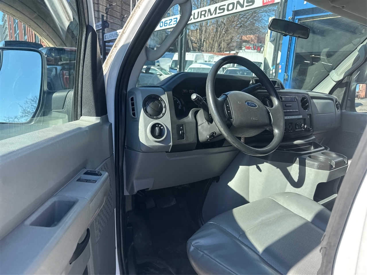 Ford Econoline Wagon E-350 Super Duty Ext XLT 2014