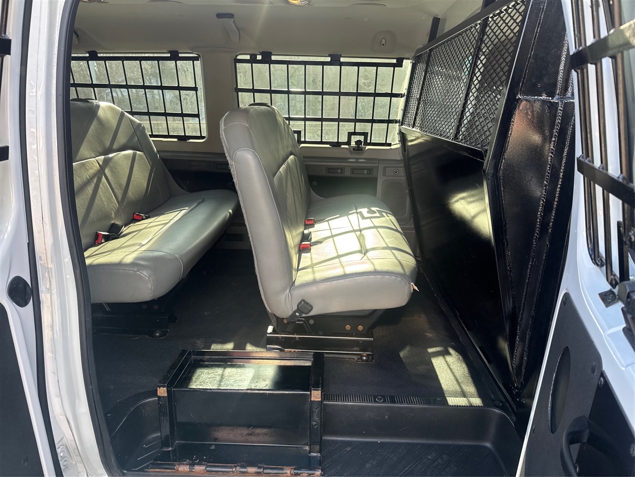 Ford Econoline Wagon E-350 Super Duty Ext XLT 2014