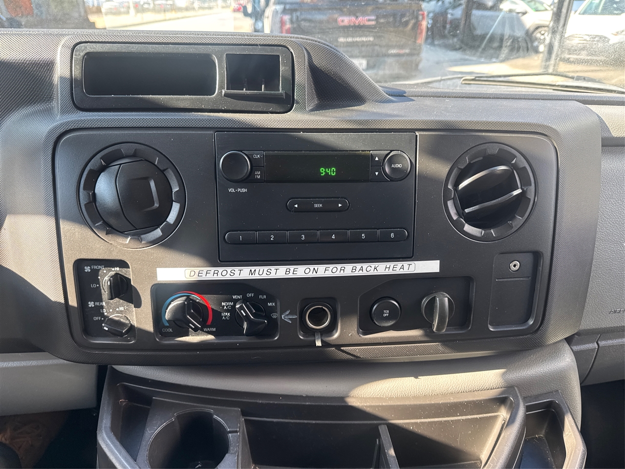 Ford Econoline Wagon E-350 Super Duty Ext XLT 2014