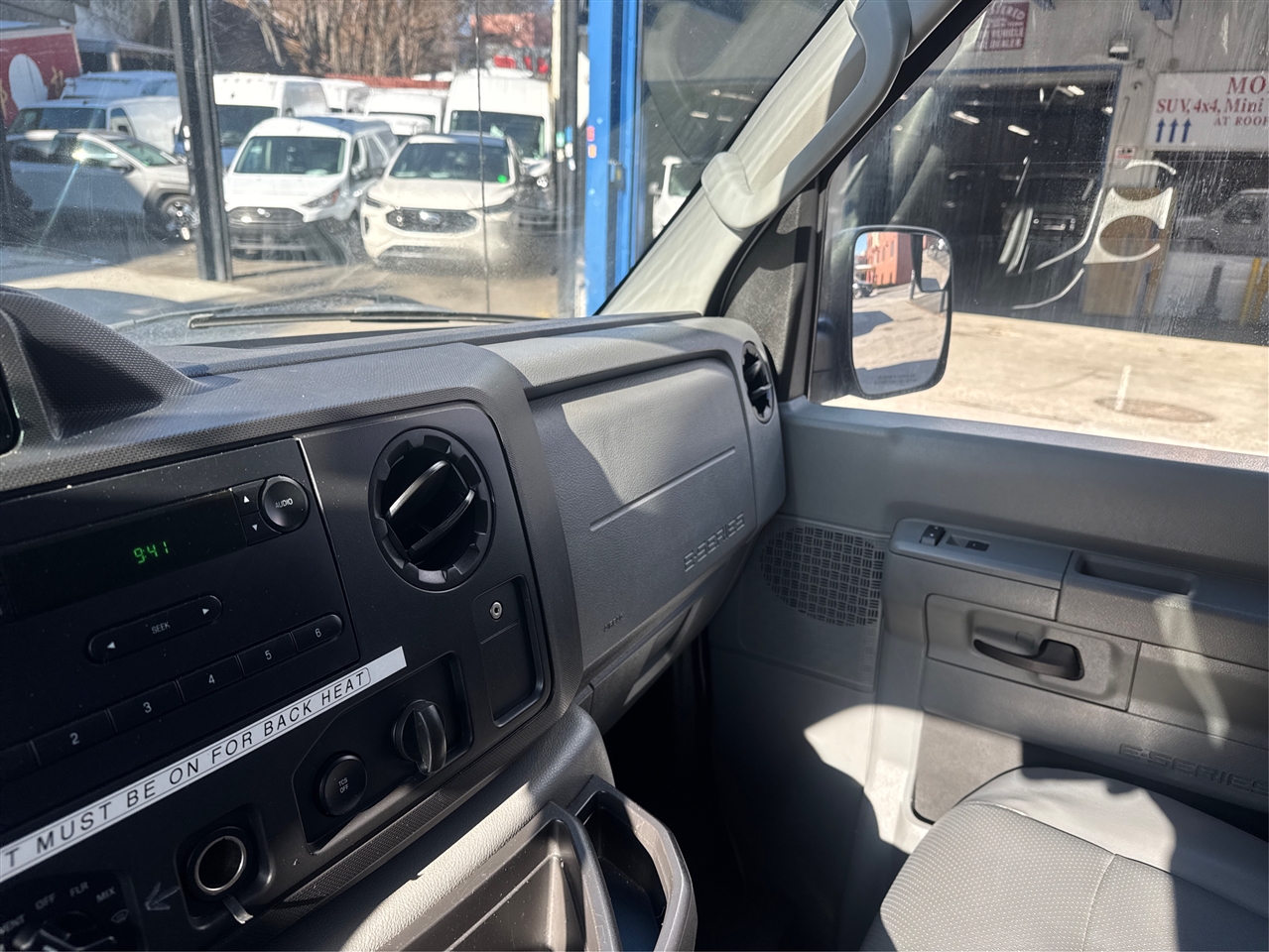 Ford Econoline Wagon E-350 Super Duty Ext XLT 2014