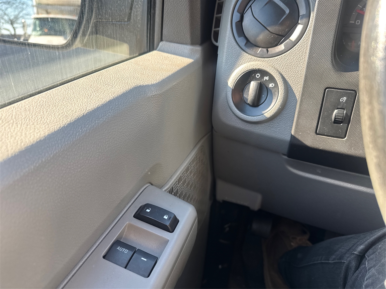 Ford Econoline Wagon E-350 Super Duty Ext XLT 2014