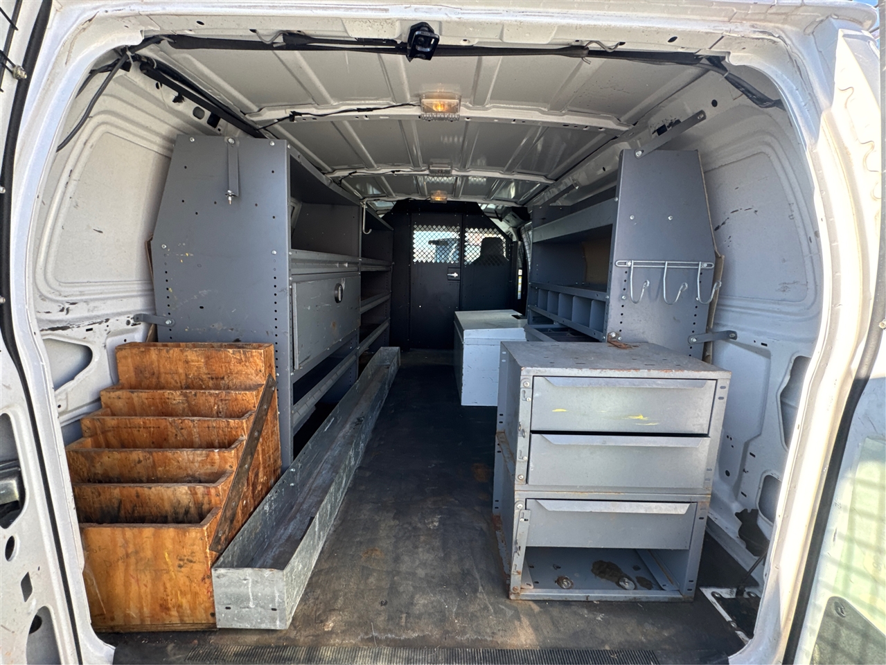 Ford Econoline Cargo Van E-250 Commercial 2012