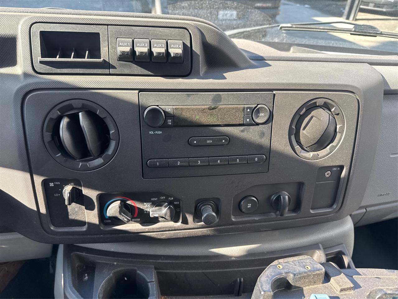 Ford Econoline Cargo Van E-250 Commercial 2012