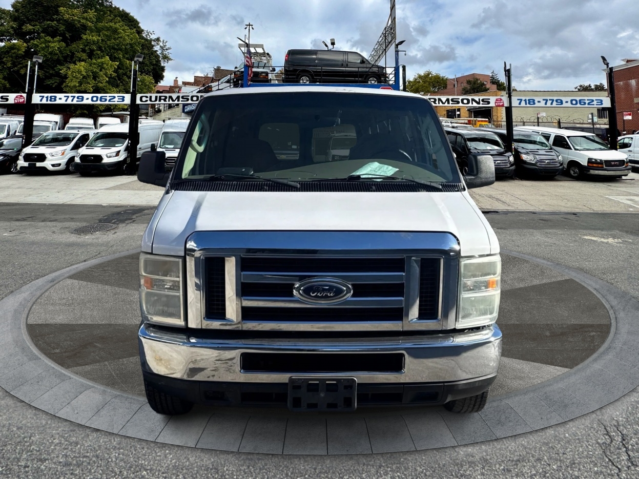 Ford Econoline Wagon E-350 Super Duty XLT 2008