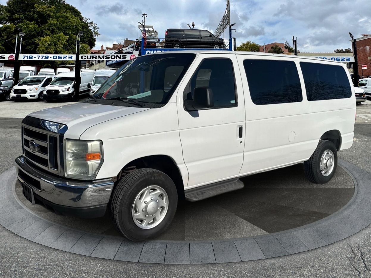 Ford Econoline Wagon E-350 Super Duty XLT 2008