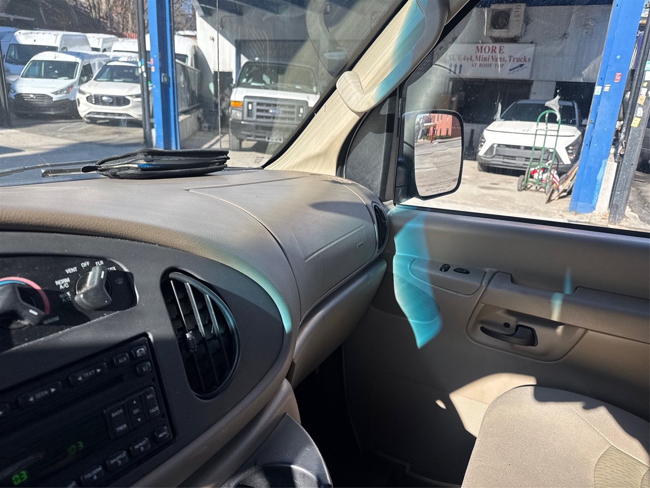 Ford Econoline Wagon E-350 Super Duty XLT 2008