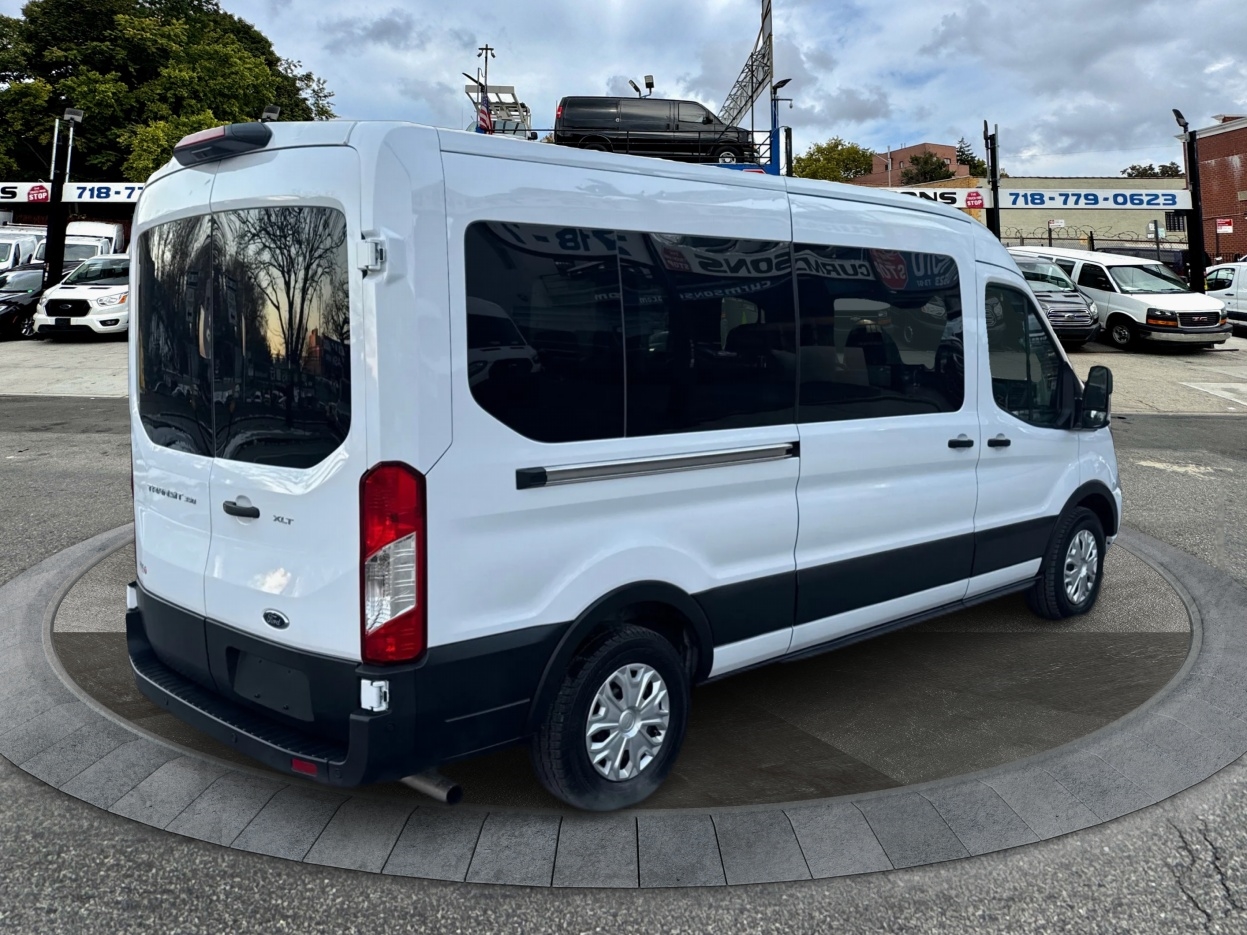 Ford Transit Passenger Wagon T-350 148" Med Roof XLT RWD 2025