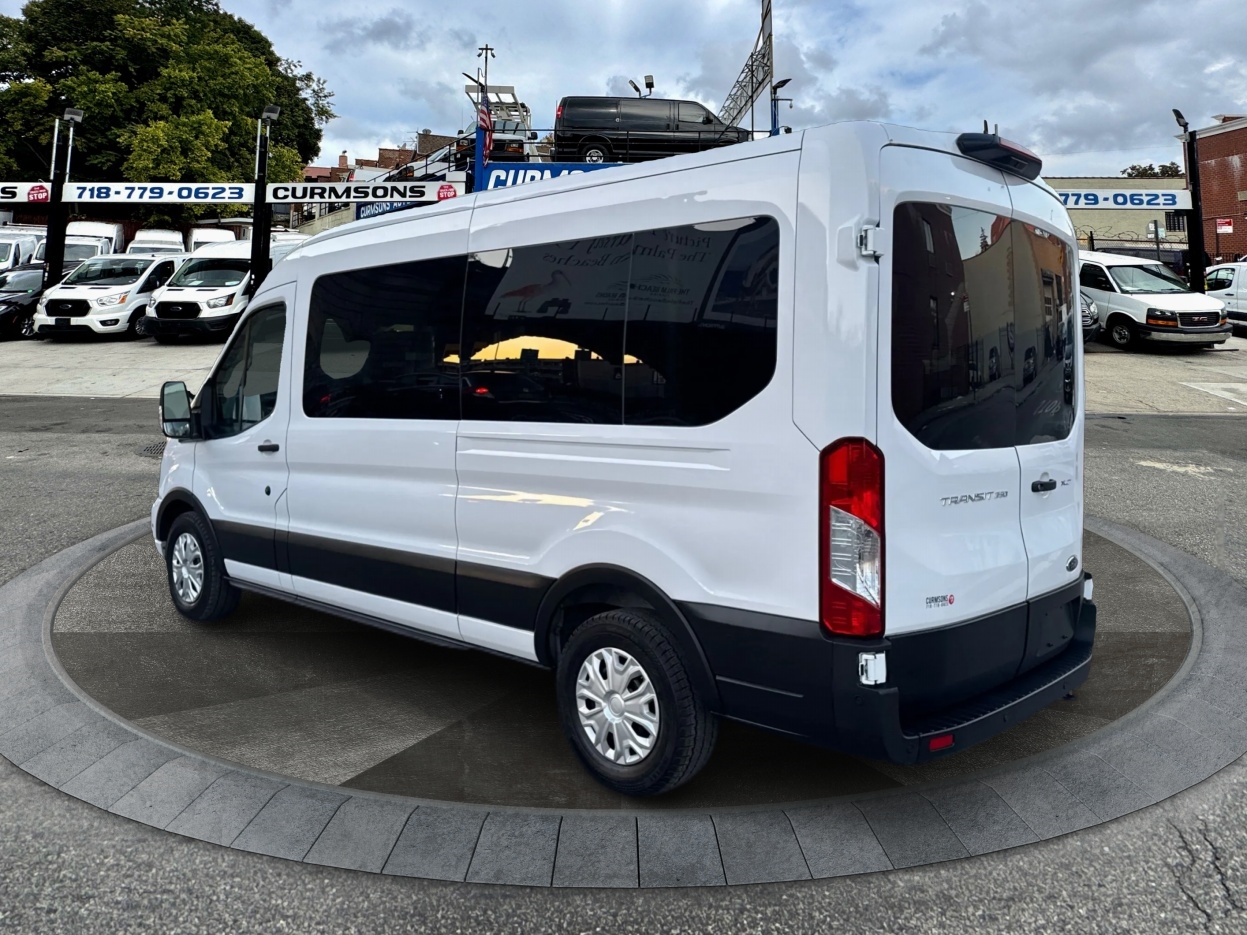 Ford Transit Passenger Wagon T-350 148" Med Roof XLT RWD 2025