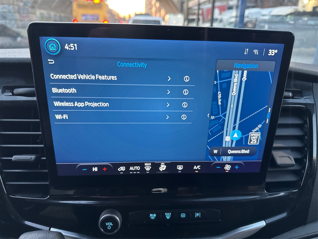 Ford Transit Passenger Wagon T-350 148" Med Roof XLT RWD 2025