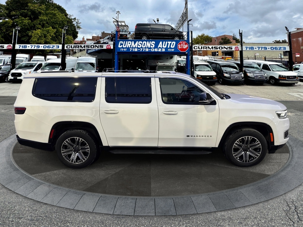 Jeep Wagoneer L Series II 4x2 *Ltd Avail* 2024