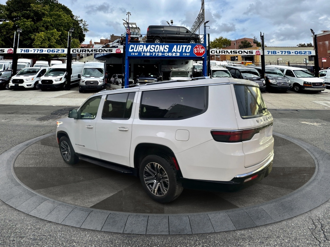 Jeep Wagoneer L Series II 4x2 *Ltd Avail* 2024